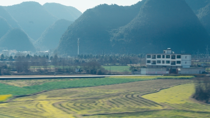 高铁火车窗外风景