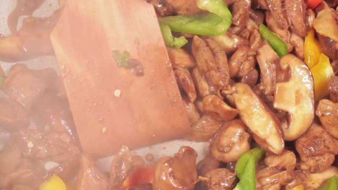 香菇滑鸡鸡腿肉家常菜美食制作