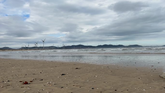 福建平潭岛风车田带天空海滩延时素材