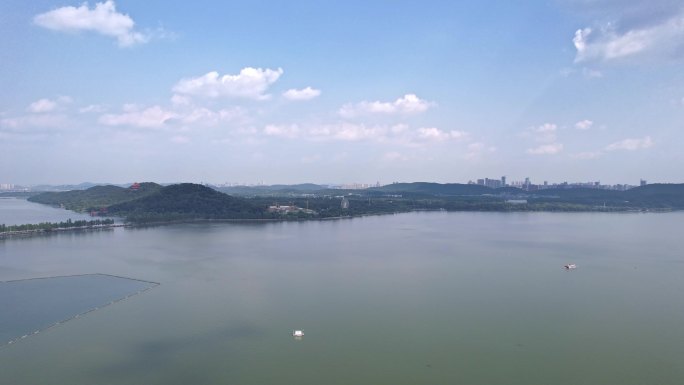 4K武汉东湖景区水面与磨山航拍