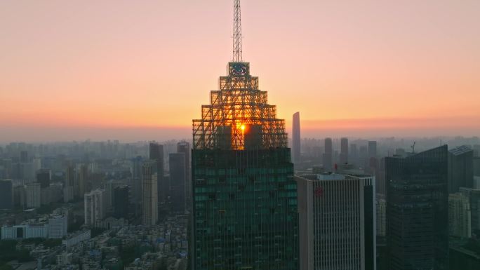 4K武汉民生银行大厦楼顶玻璃里的夕阳