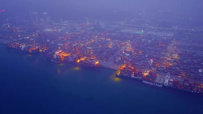 繁忙的集装箱海运港口码头夜景航拍4K