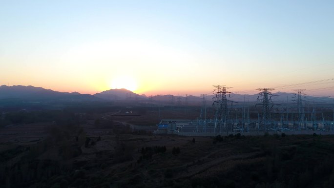 4K夕阳下的高压电塔变电站11