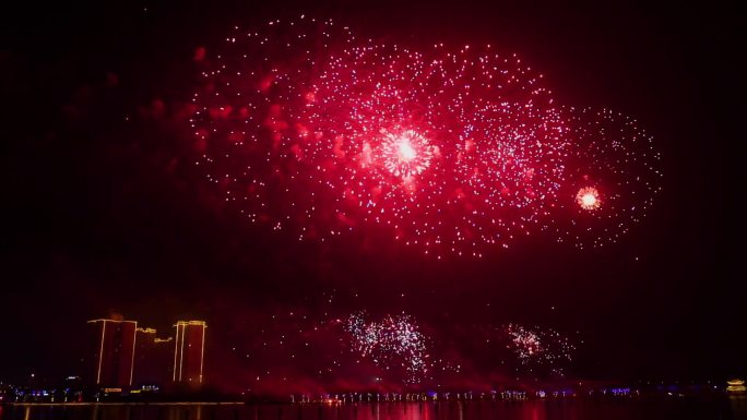 太原清徐夜空下的国际烟花焰火晚会