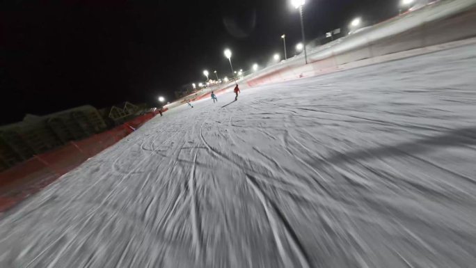 鳌山滑雪场夜晚滑雪极限运动高山滑雪航拍2