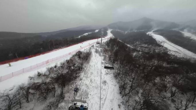 鳌山滑雪场滑雪极限运动高山滑雪航拍2