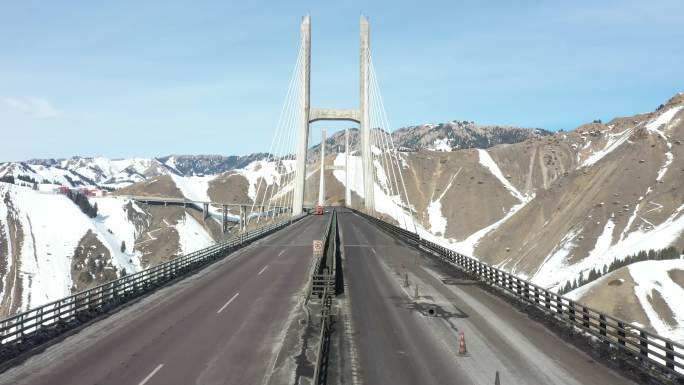 新疆果子沟大桥冬季4K航拍