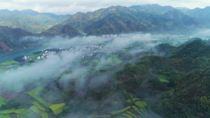 美丽乡村 云雾河流 群山乡村