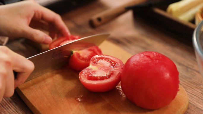 切西红柿