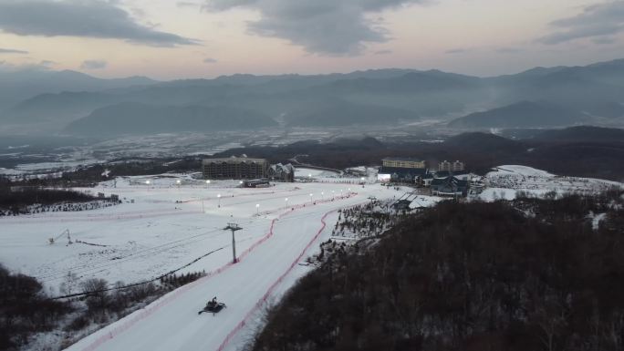鳌山滑雪场高山滑雪空景航拍2