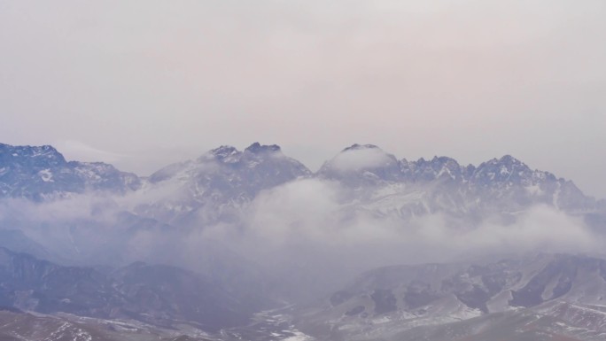 乌哨岭雪山云雾延时