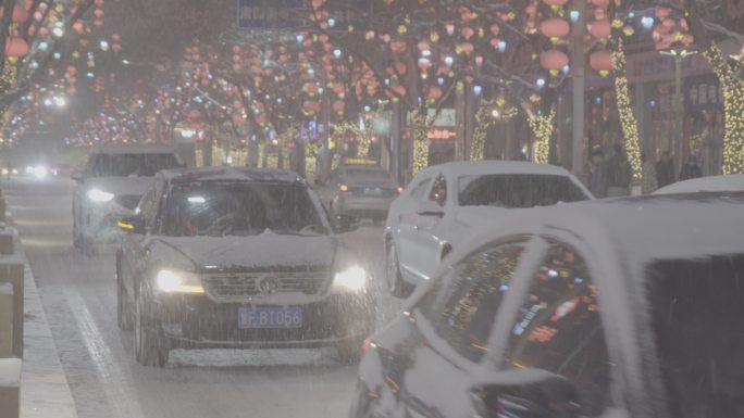 西北甘肃街道酒泉城市冬季雪景灰片下雪