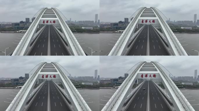 2022上海疫情封控航拍停摆的卢浦大桥