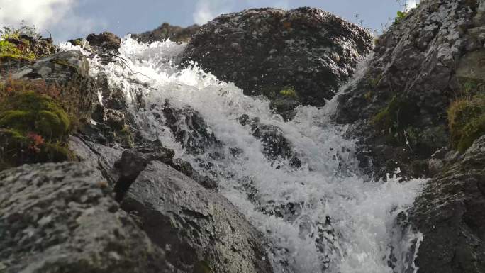 高山流水瀑布优质水源雪山融化水保护4K