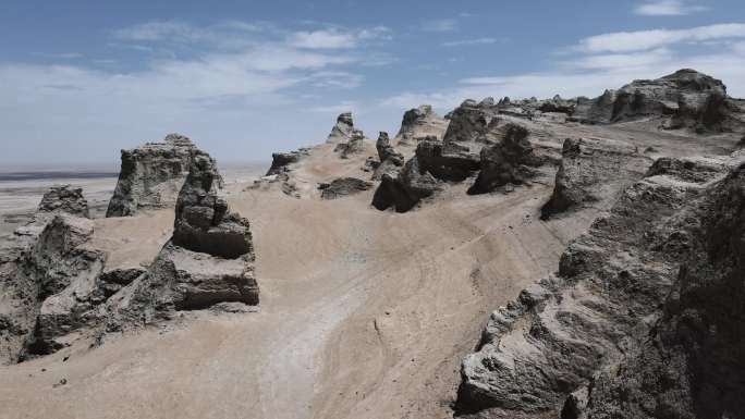 22段素材：青海俄博梁雅丹越野火星营地