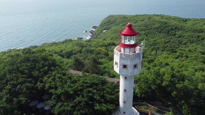 涠洲岛灯塔海边风浪海浪风景