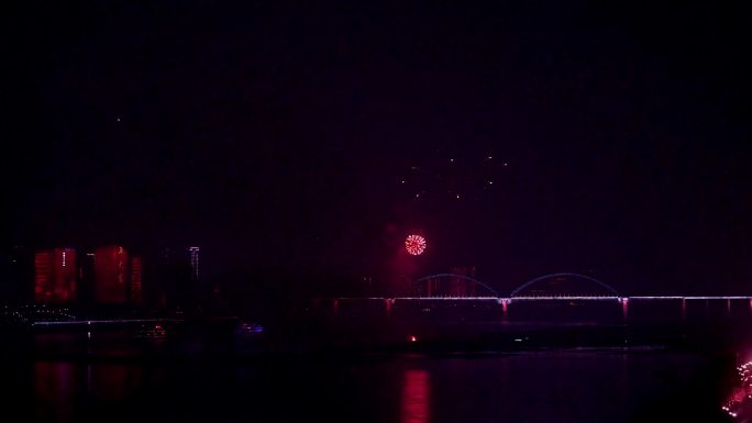 相机高清摄宜万铁路桥正月十五焰火(2)