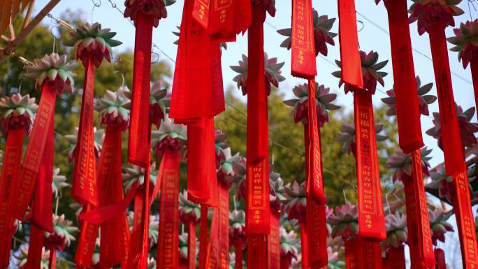 寺庙空镜头 祈福红丝带