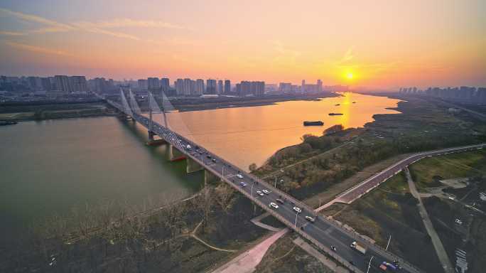 蚌埠城市淮河大桥航拍夕阳天际线