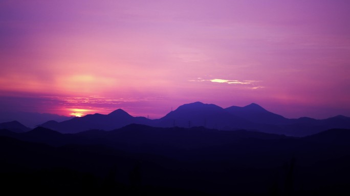 山川绝美紫色夕阳剪影变化延时