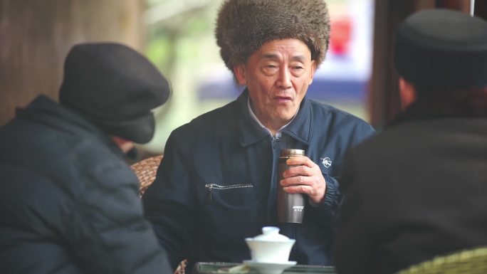 茶馆老人喝茶