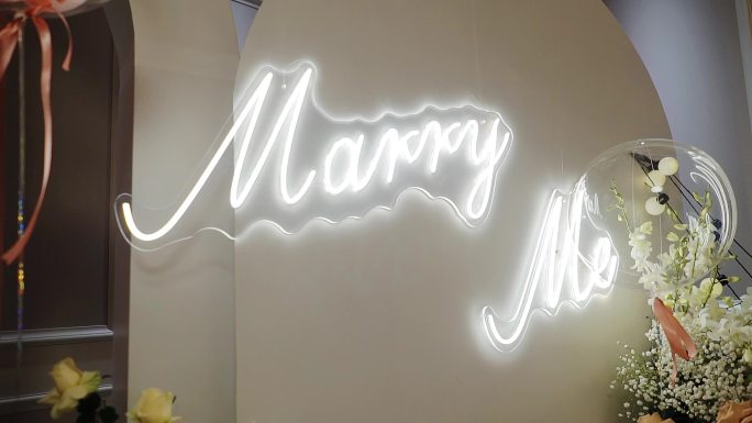marry me  发光led灯布置