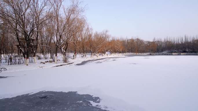 冬天湖边风景
