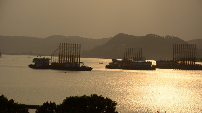 广西防城港西湾大海上的日落时光