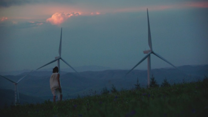 风车美女夕阳