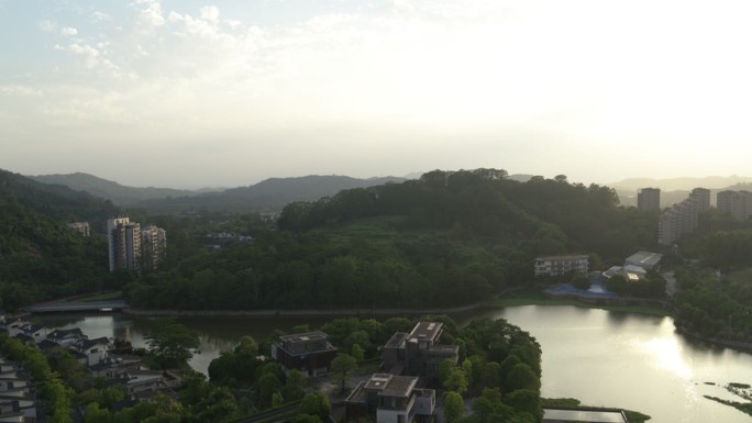 郊区 山间别墅 湖泊 阳光城郊 别墅群