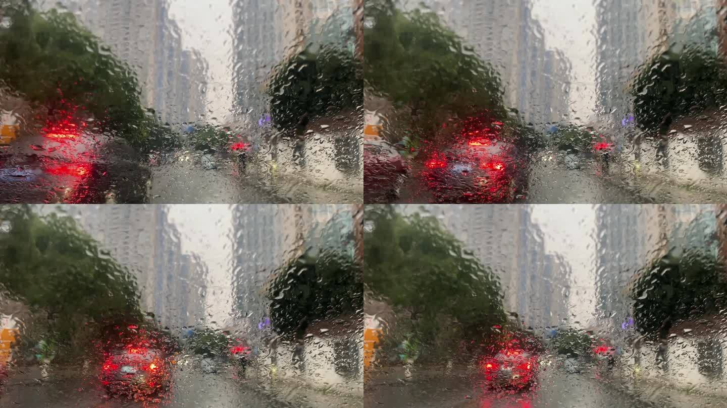下雨天汽车挡风玻璃雨水毛玻璃玻璃上的雨水