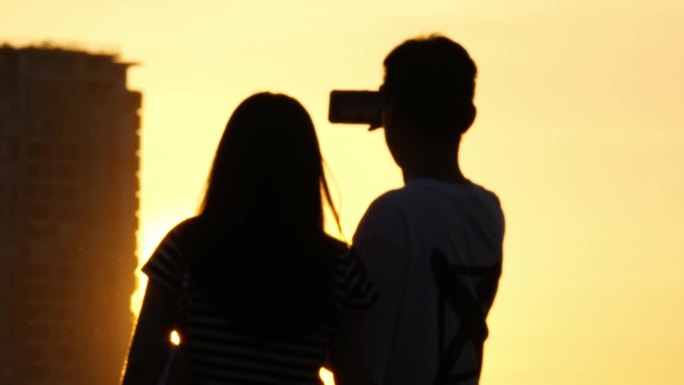 阳光 情侣 手机 拍照 记录