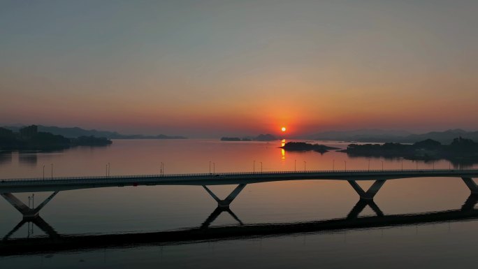 4k航拍千岛湖大桥日落