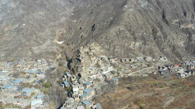 色尔古藏寨