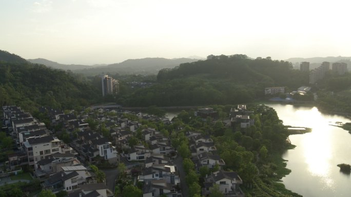 郊区 山间别墅 湖泊 阳光城郊 别墅群