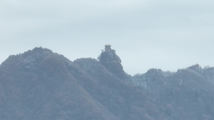 远处的五台山