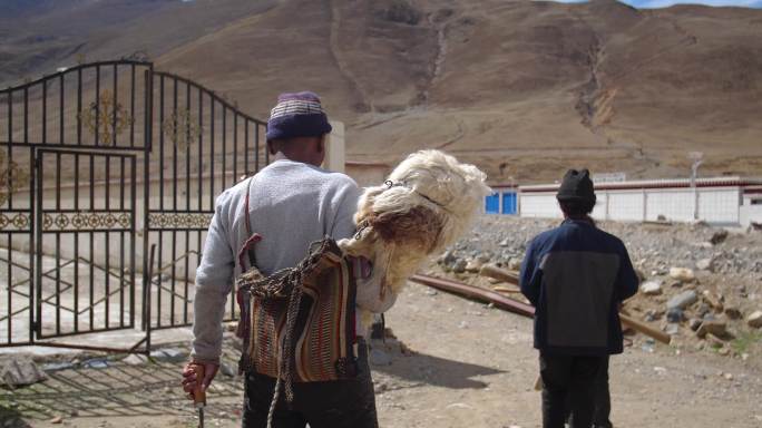 藏族手工艺 羊皮匠 藏族康巴汉子