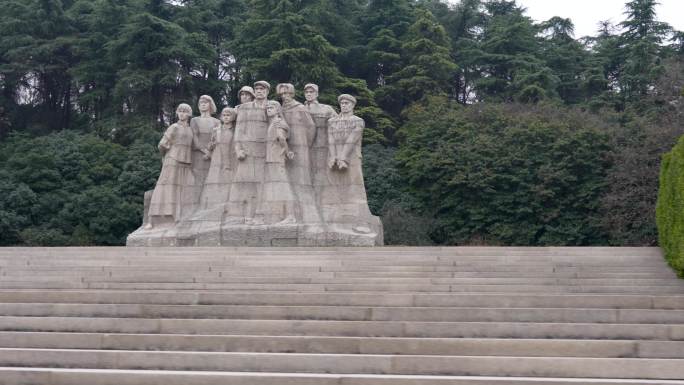 南京雨花台烈士陵园烈士群雕像