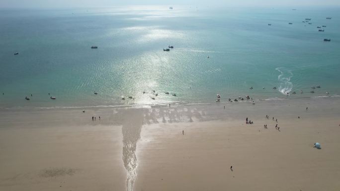 北海银滩滨海风光渔船作业航拍