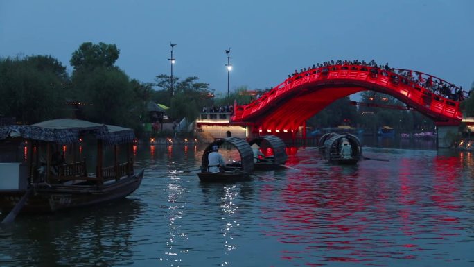 清明上河园包拯游湖实拍