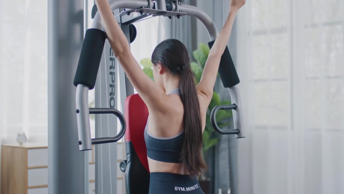 8K综合训练健身器材