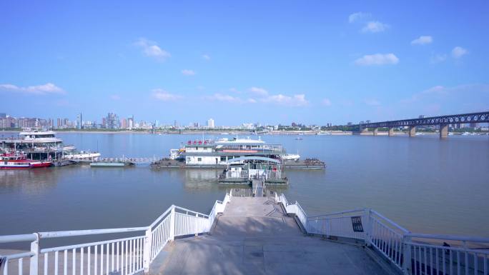 武汉汉阳江滩公园晴川码头4K视频