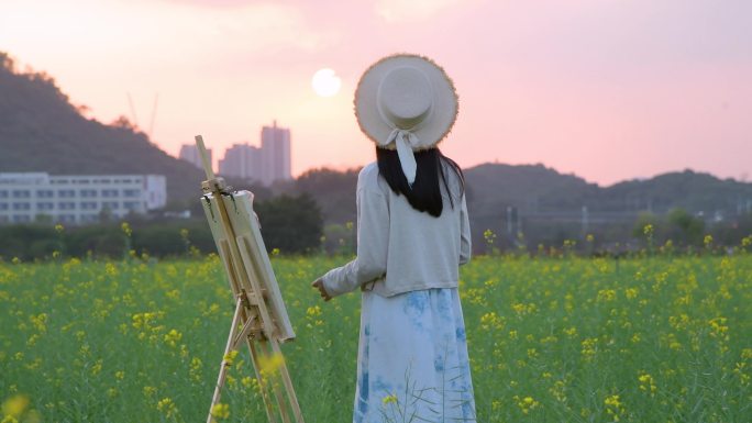 4K油菜花海里的少女