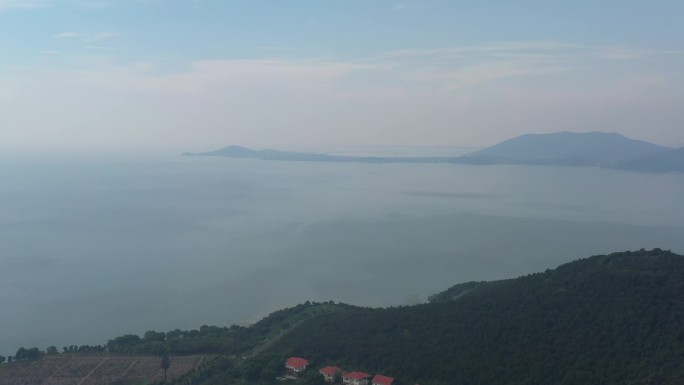 苏州太湖航拍山与湖