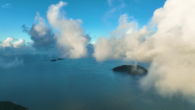 4k海上穿云海岛片头 云雾 转场素材