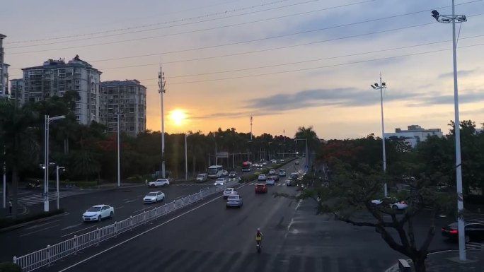 城市的生活场景（傍晚车流）