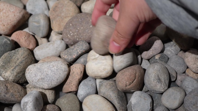 【镜头合集】鹅卵石岩层石头石子  (1)