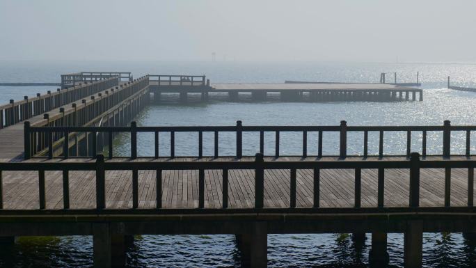 湖边空镜头，湖面水岸风景廊桥栈道长廊