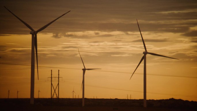 戈壁滩风力发电风机视频