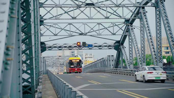 海珠桥 广州地标 公交巴士 车流 桥